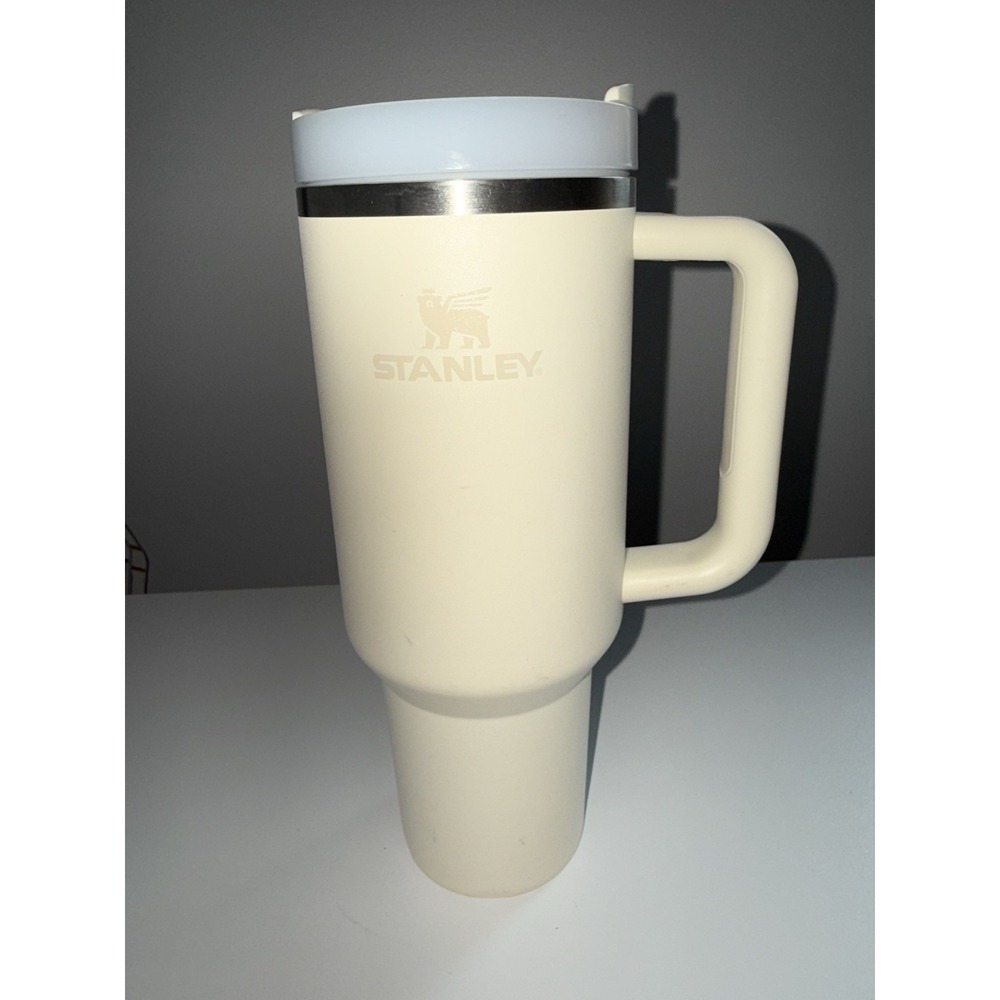 Stanley 40 oz. Quencher‎ H2.0 FlowState Tumbler Cream Ivory Colored No Straw.